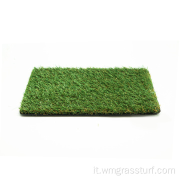Paesaggio di erba artificiale sempreverde